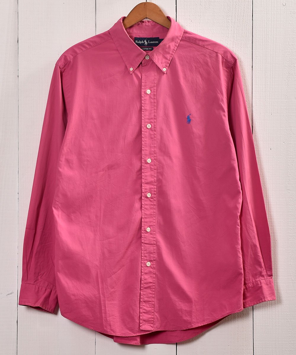 ピンクの長袖シャツ