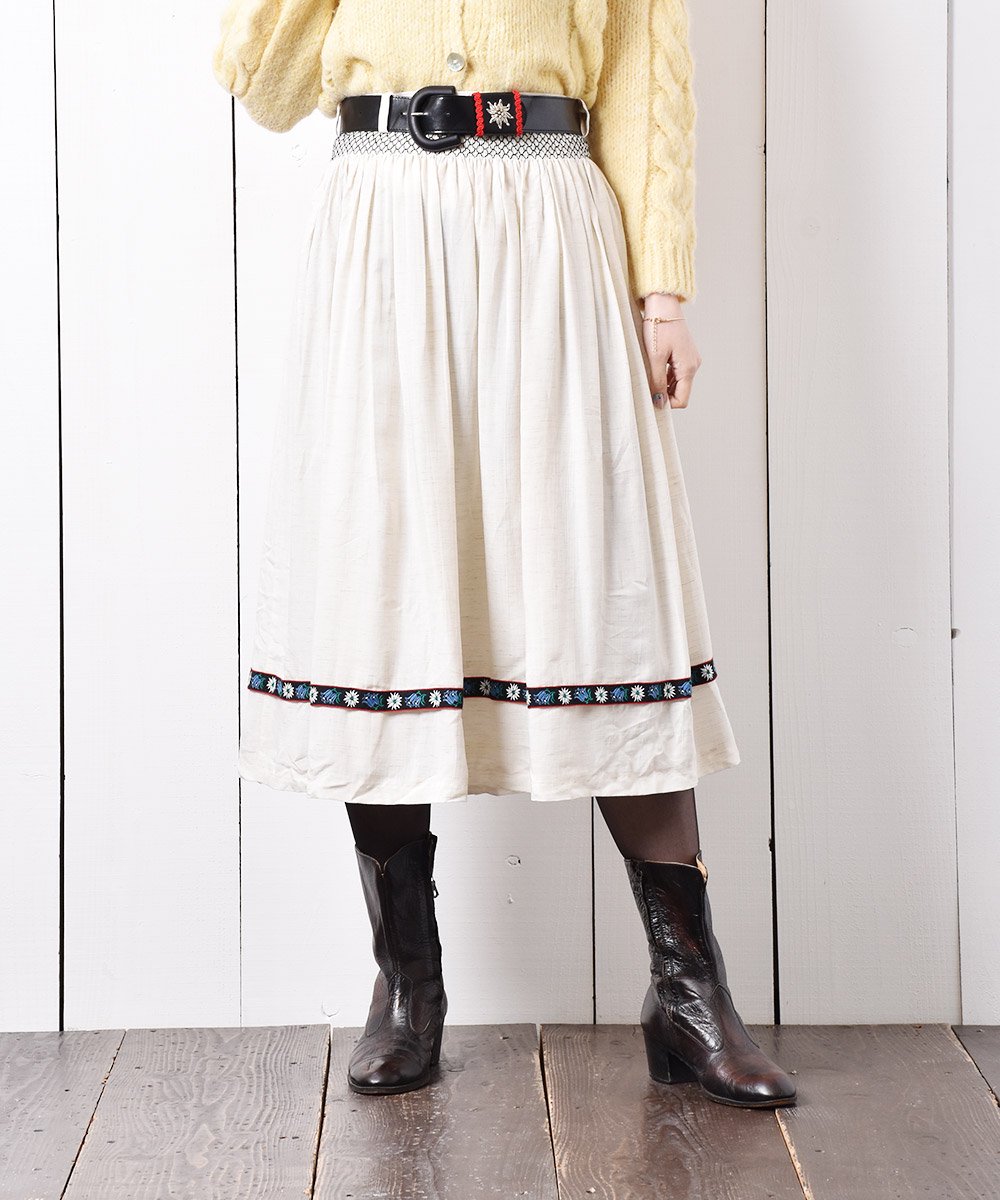 ヨーロッパ製 ベルト付き チロリアンスカート 花刺繍テープ - 古着の 