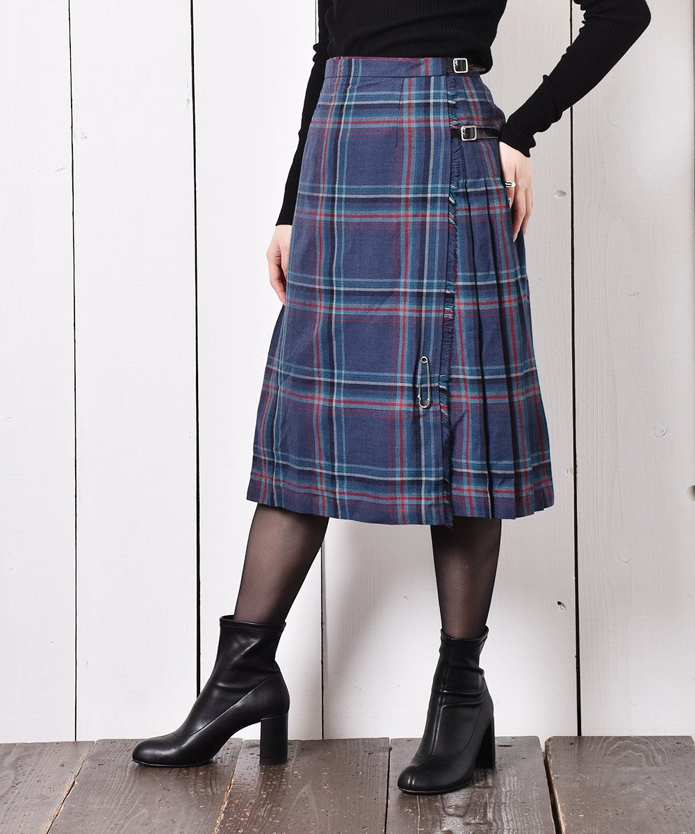 スコットランド製 ベルト付き ウールプリーツスカート パープル - 古着 ...