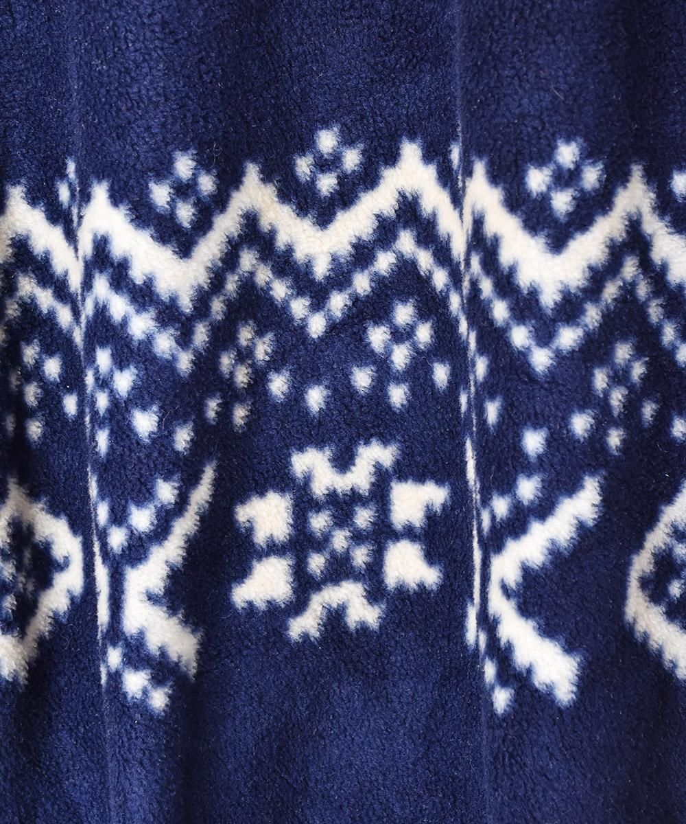 ノルディック調 ミッキーマウス 刺繍 フリースジャケット - 古着 ノルディック調 ミッキーマウス 刺繍 フリースジャケット - 古着