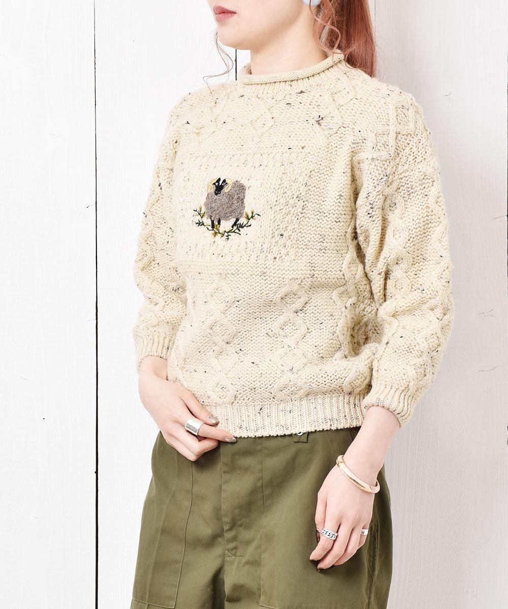 ネップ地 アニマル刺繍 アランニットセーター - 古着屋 ネップ地 アニマル刺繍 アランニットセーター - 古着屋