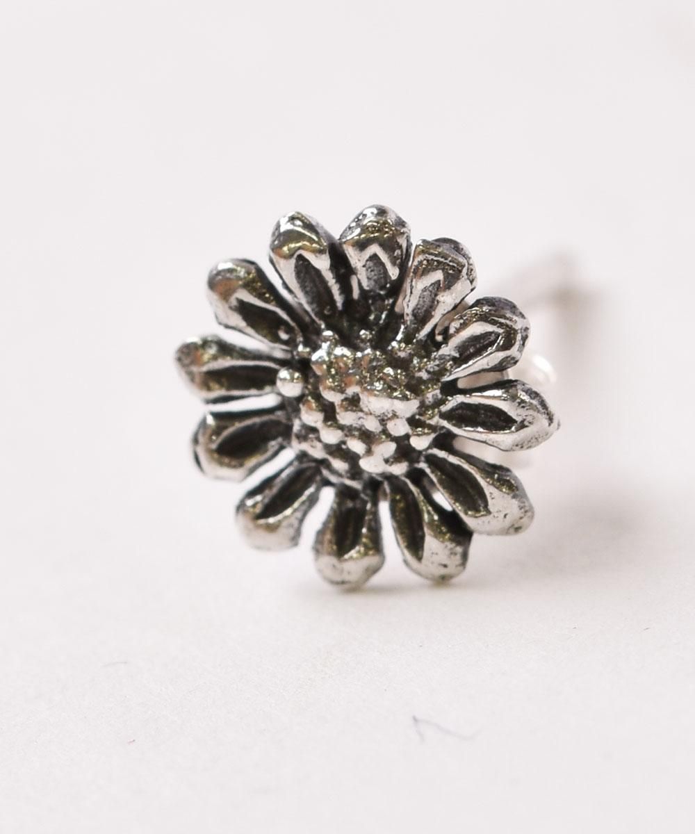 高速配送 フラワーモチーフ 古着屋 - マーガレット シルバーピアス アクセサリー