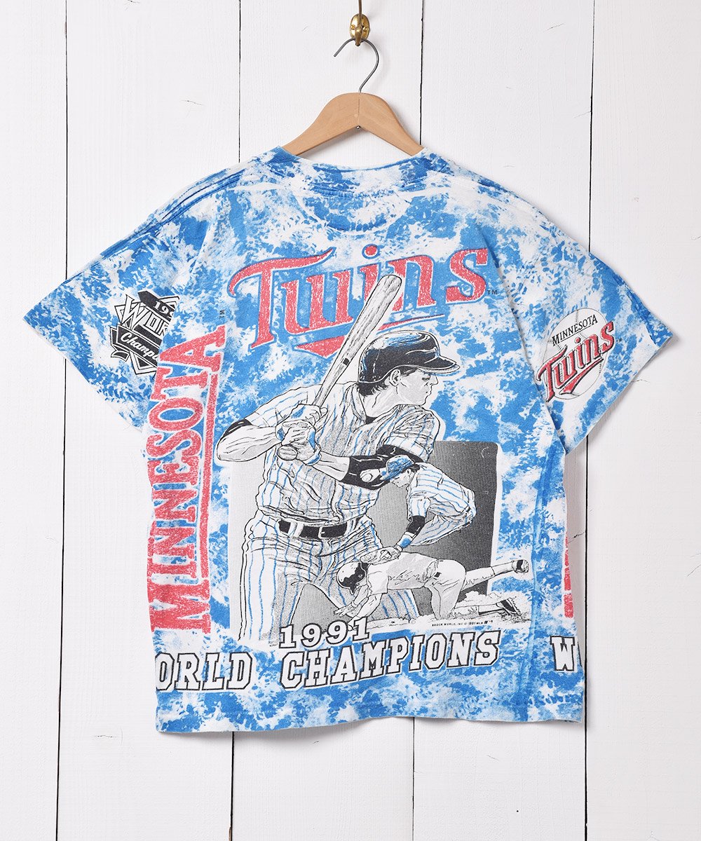90's MLB ミネソタ ツインズ 全面プリントTシャツ - 古着のネット通販 