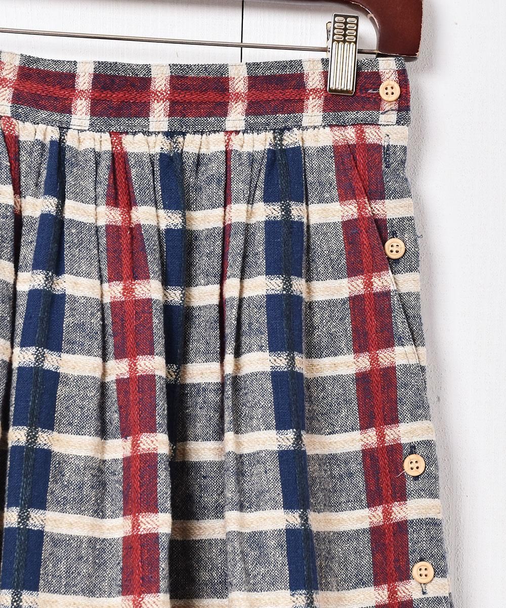 アメリカ製 liz claiborne サイドボタンチェックスカート - 古着 アメリカ製 liz claiborne サイドボタンチェックスカート - 古着