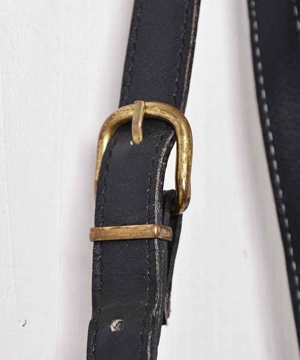 セール☆Valentino☆オーバル ナッパカーフ ショルダーバッグ Vロゴ ムーン ナッパレザー ミニ チェーン付き ホーボーバッグ