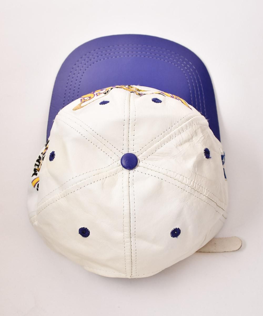 アメリカ製 「MINNESOTA VIKINGS」刺繍入り レザー キャップ