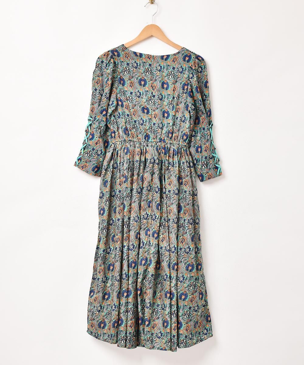 4色展開】「Emerald Motel」総柄 長袖レースアップ ワンピース