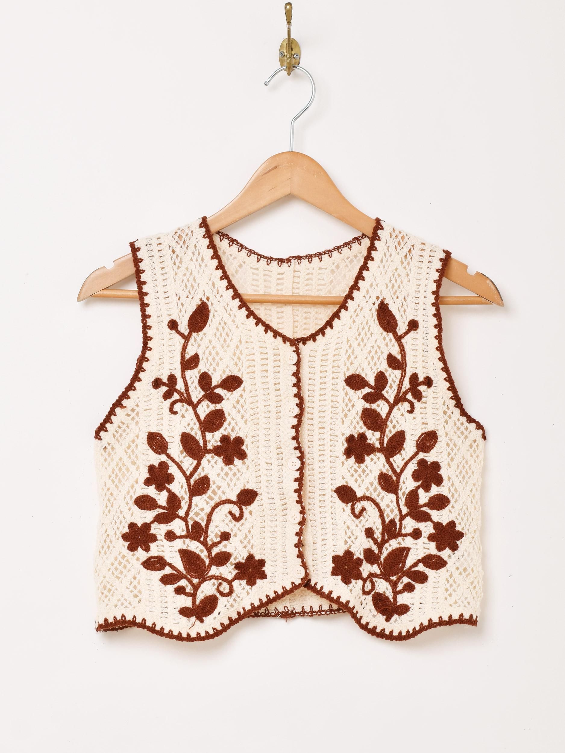 2色展開】「Elcamino」フラワーステッチ クロシェ ベスト レッド