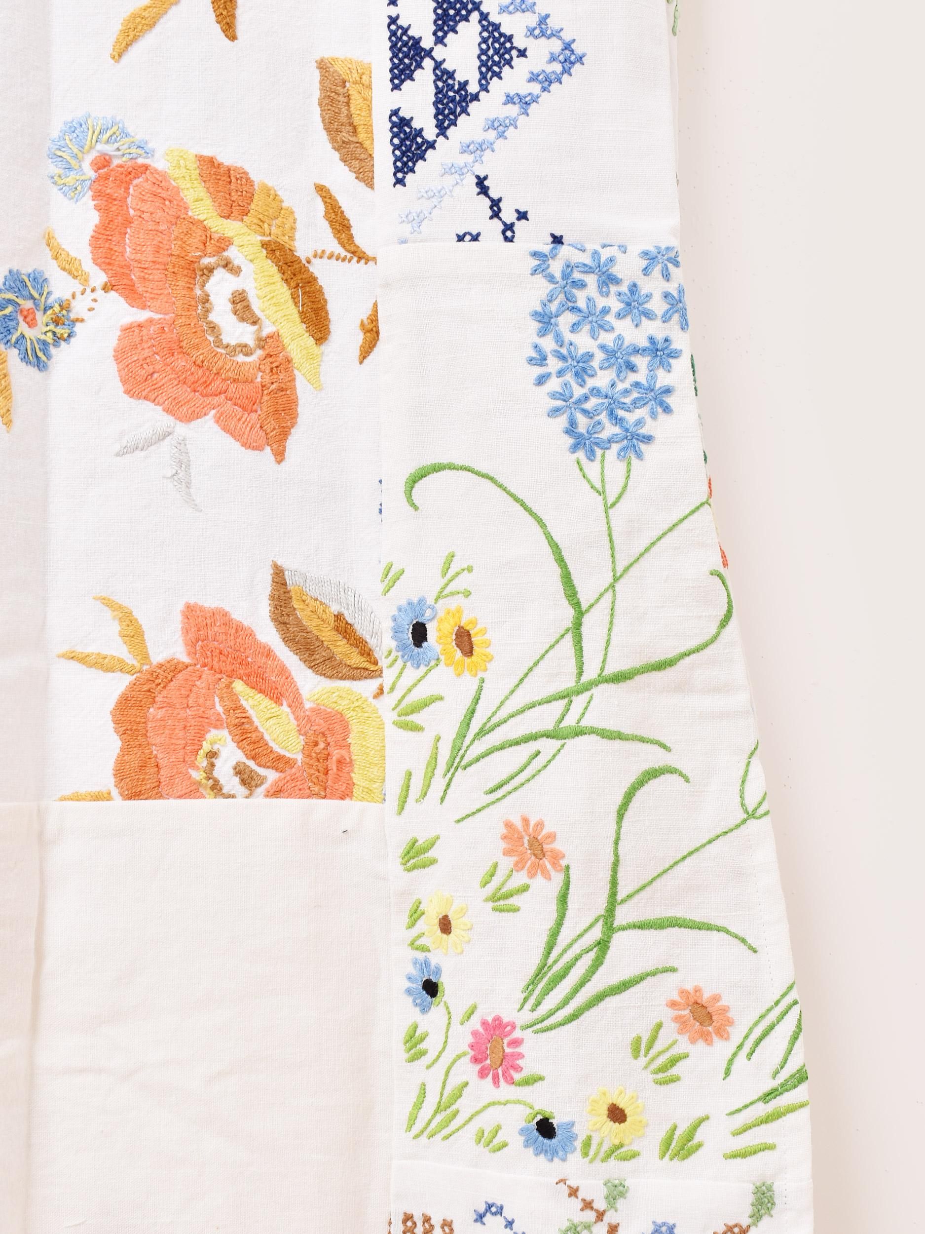 【一点物】花柄刺繍トップス　ヴィンテージファブリック　リメイク古着 一点物】花柄刺繍トップスヴィンテージファブリックリメイク古着