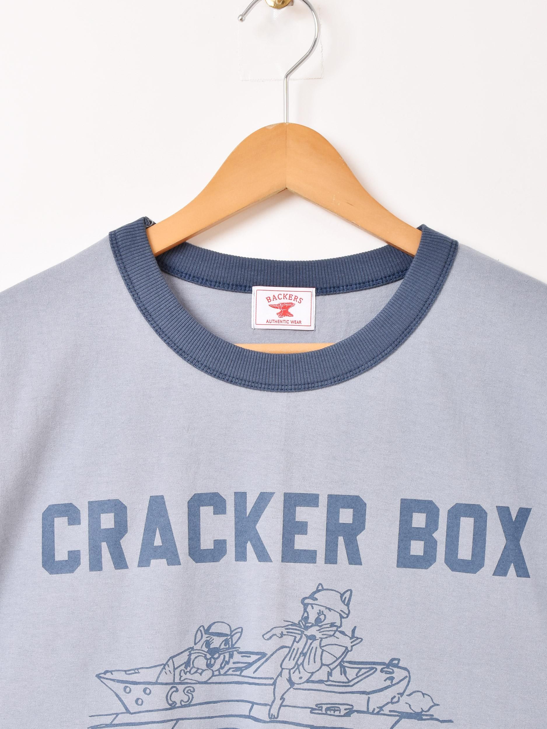 Backers」プリント リンガーTシャツ「CRACKER BOX」 サックス Backers」プリント リンガーTシャツ「CRACKER BOX」 サックス
