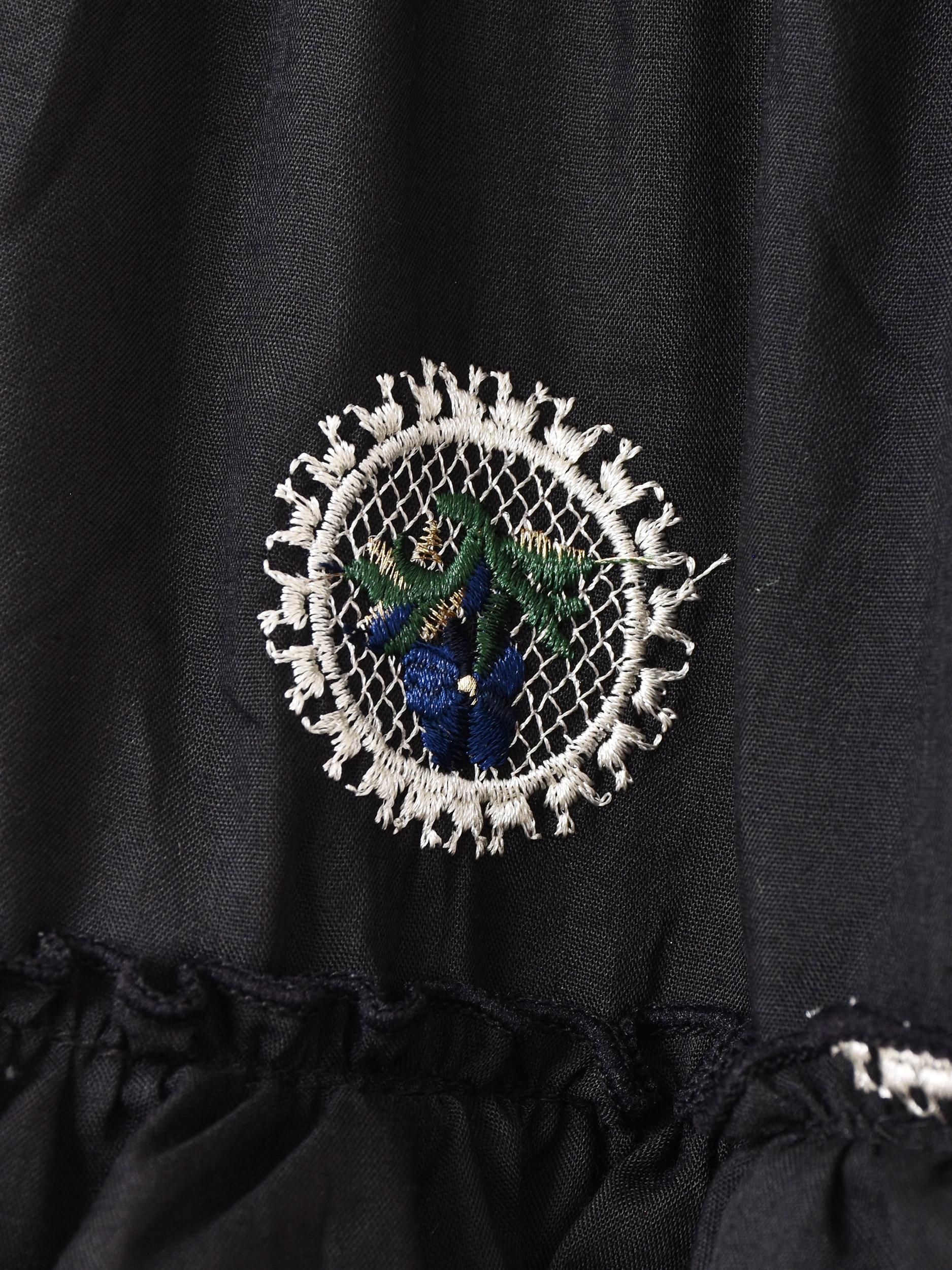 2色展開】「Meridian」フラワー刺繍 フリルパンツ ブラック 2色展開】「Meridian」フラワー刺繍 フリルパンツ ブラック