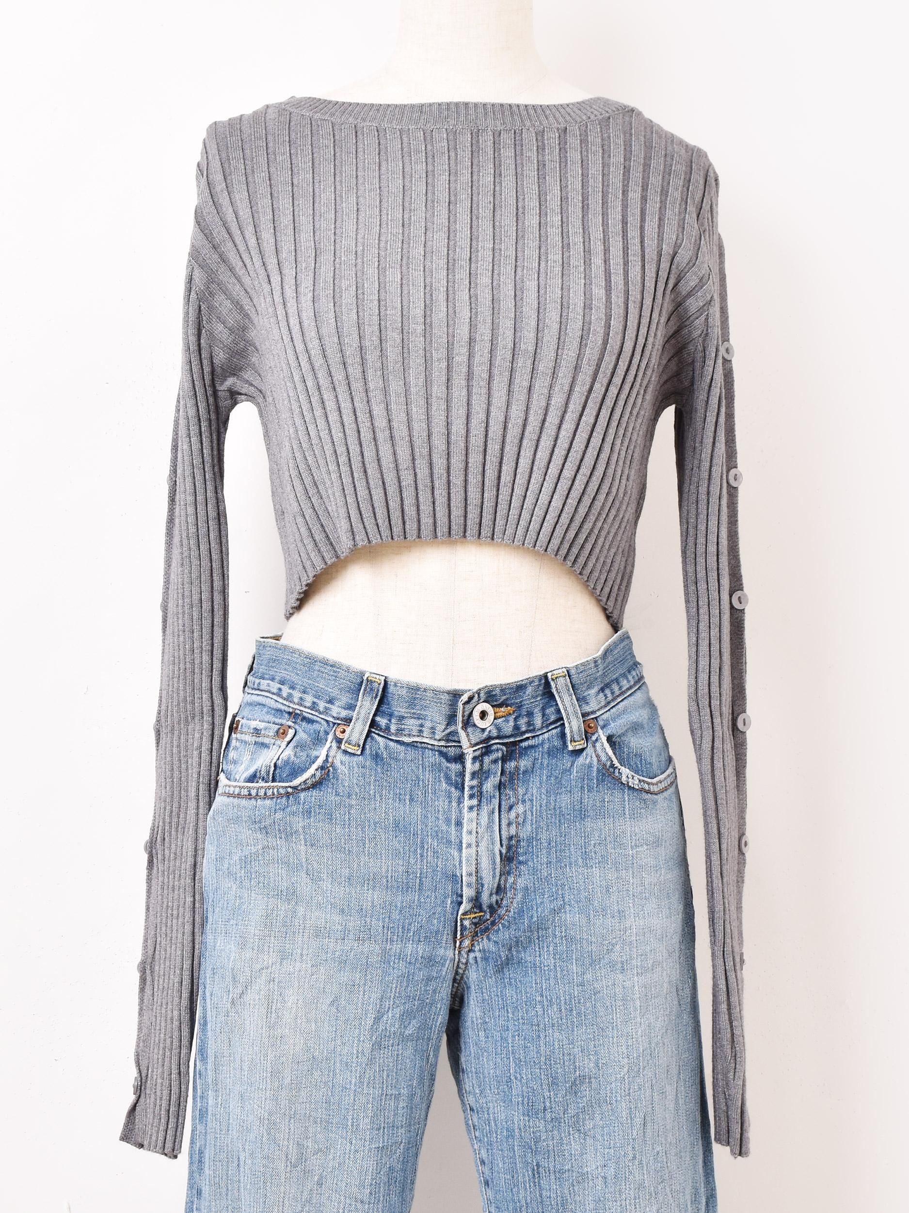 5色展開】「Meridian」クロップド サイドボタン リブセーター グレー