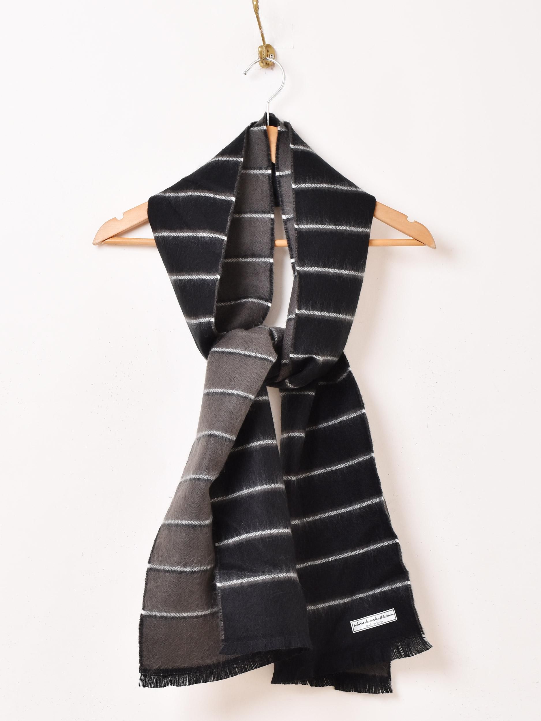 ボーダー柄マフラー | ブラック - 古着屋グレープフルーツ ムーン