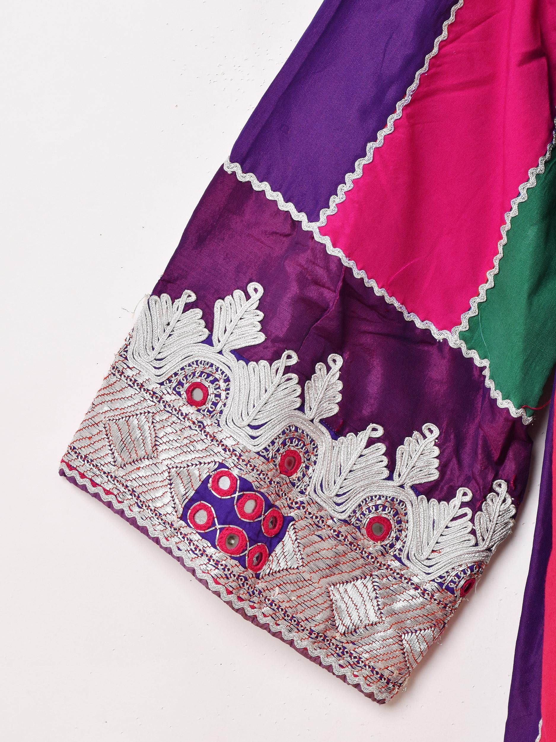 25086 民族衣装　パキスタン　ヨーロッパ古着　ワンピース　刺繍　紫　コットン パシュトゥーン族 刺繍 ワンピース | 民族衣装 - 古着屋