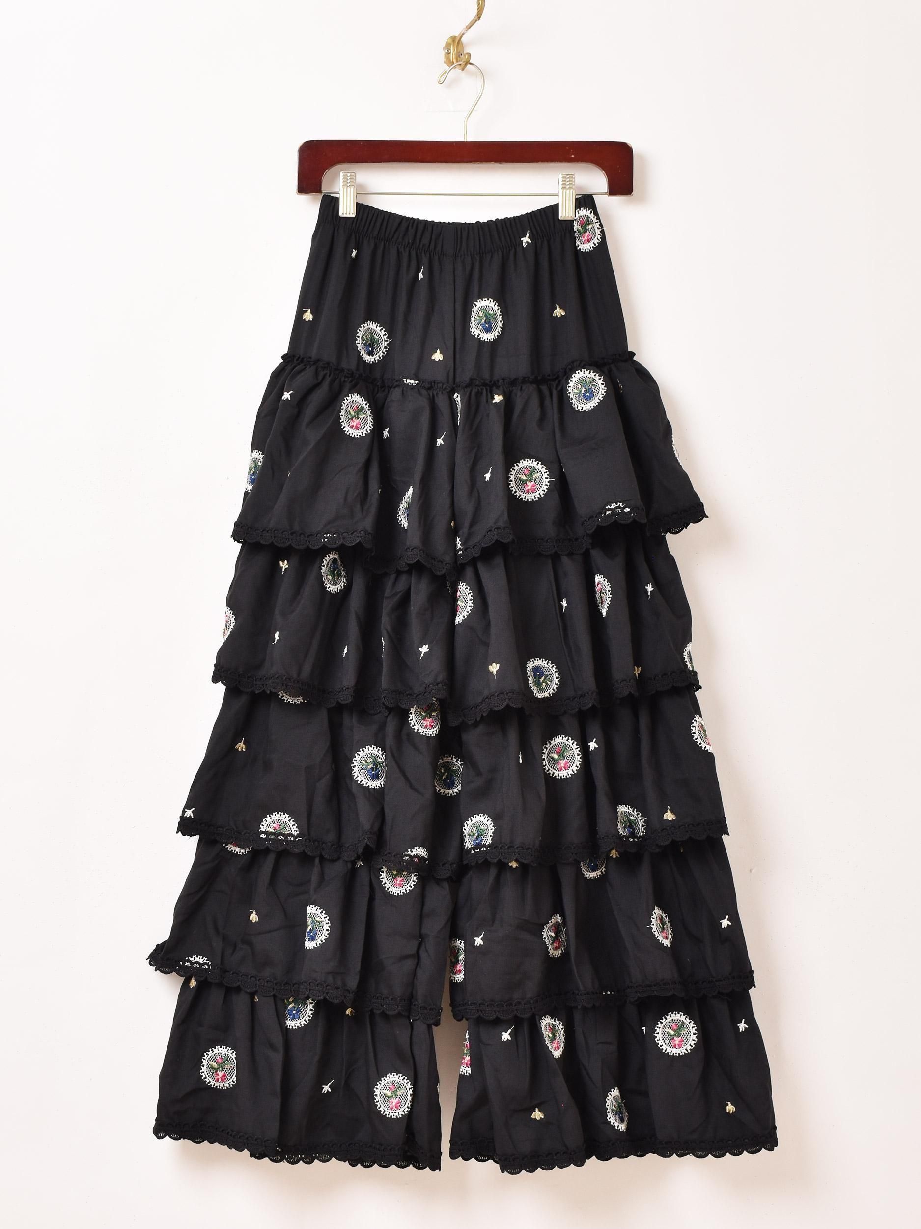 3色展開】「Meridian」フラワー刺繍 フリルパンツ サックス