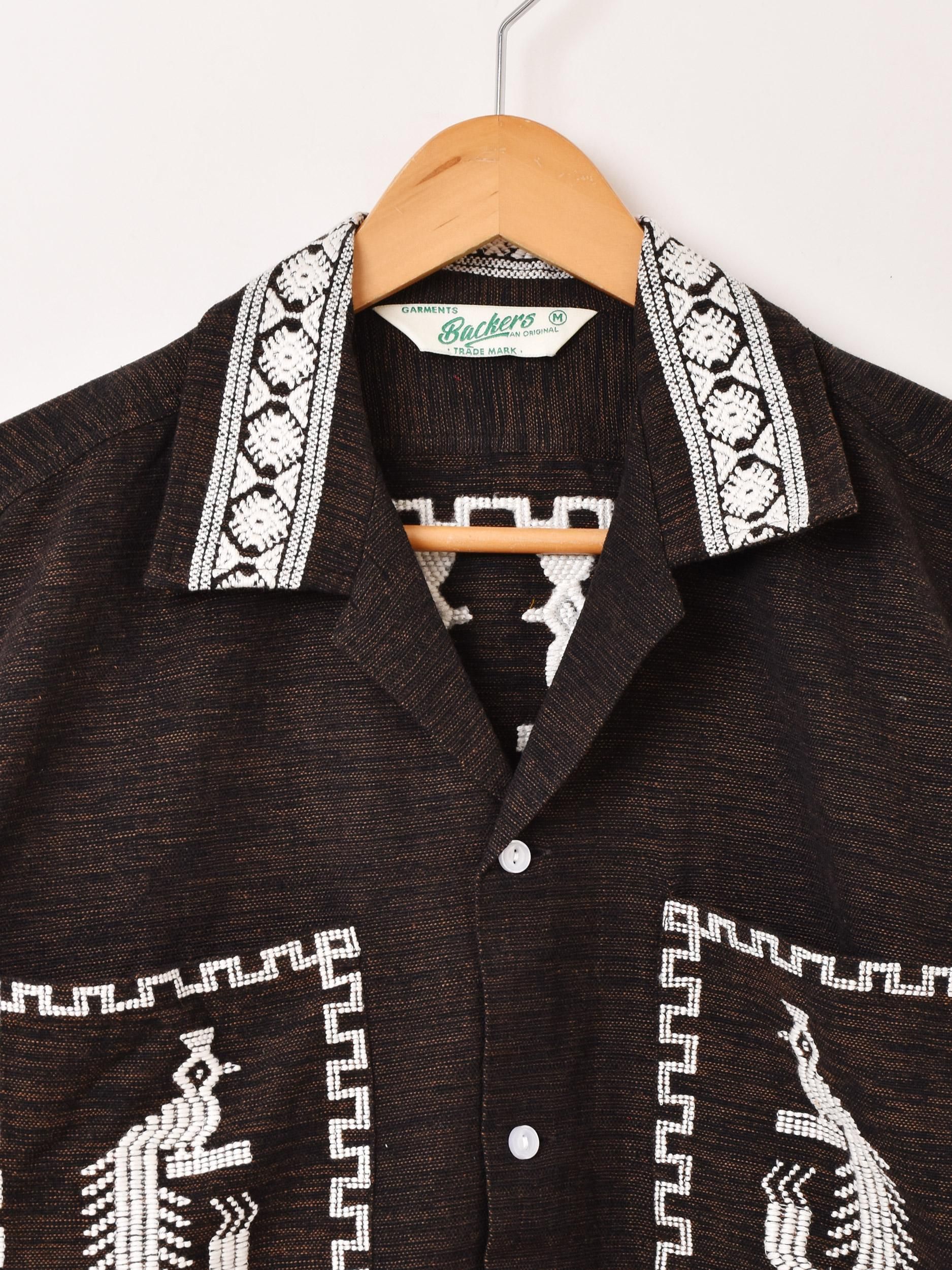 3色展開】「Backers」グアテマラデザイン 刺繍 長袖シャツ ブラウン
