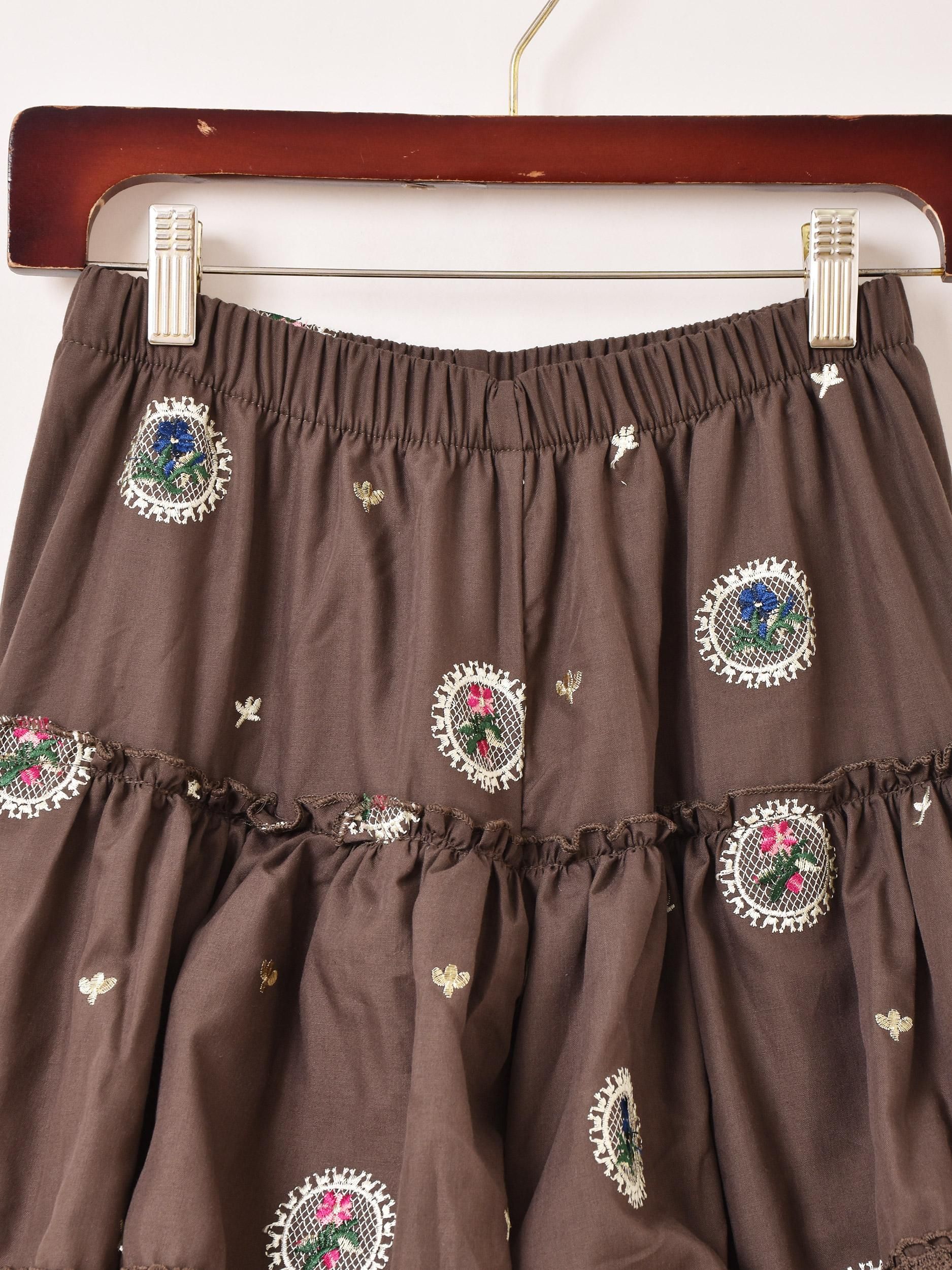 4色展開】「Meridian」フラワー刺繍 フリルパンツ ブラウン - 古着屋