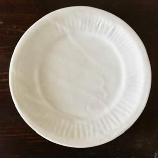 藤塚光男「白磁鎬6寸皿」 - うつわ羊 online shop 藤塚光男「白磁鎬6寸皿」 - うつわ羊 online shop