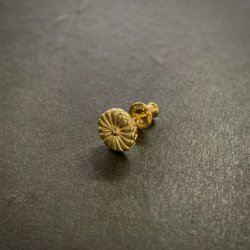 Golden Chrysanthemum Earring.
