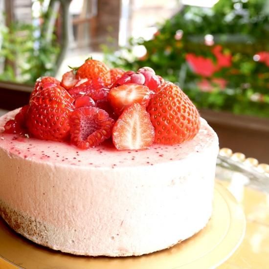 ホールケーキ バーゼルデリバリーサービス Basel Delivery Service 最短3時間で作りたてのフレッシュケーキをお届けします ホールケーキ バーゼルデリバリーサービス Basel Delivery Service 最短3時間で作りたてのフレッシュケーキをお届けします