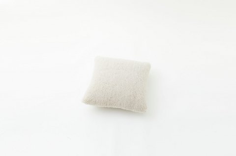 CUSHION - SQUARE<br>＜IVORY<br>- UKCURLY＞