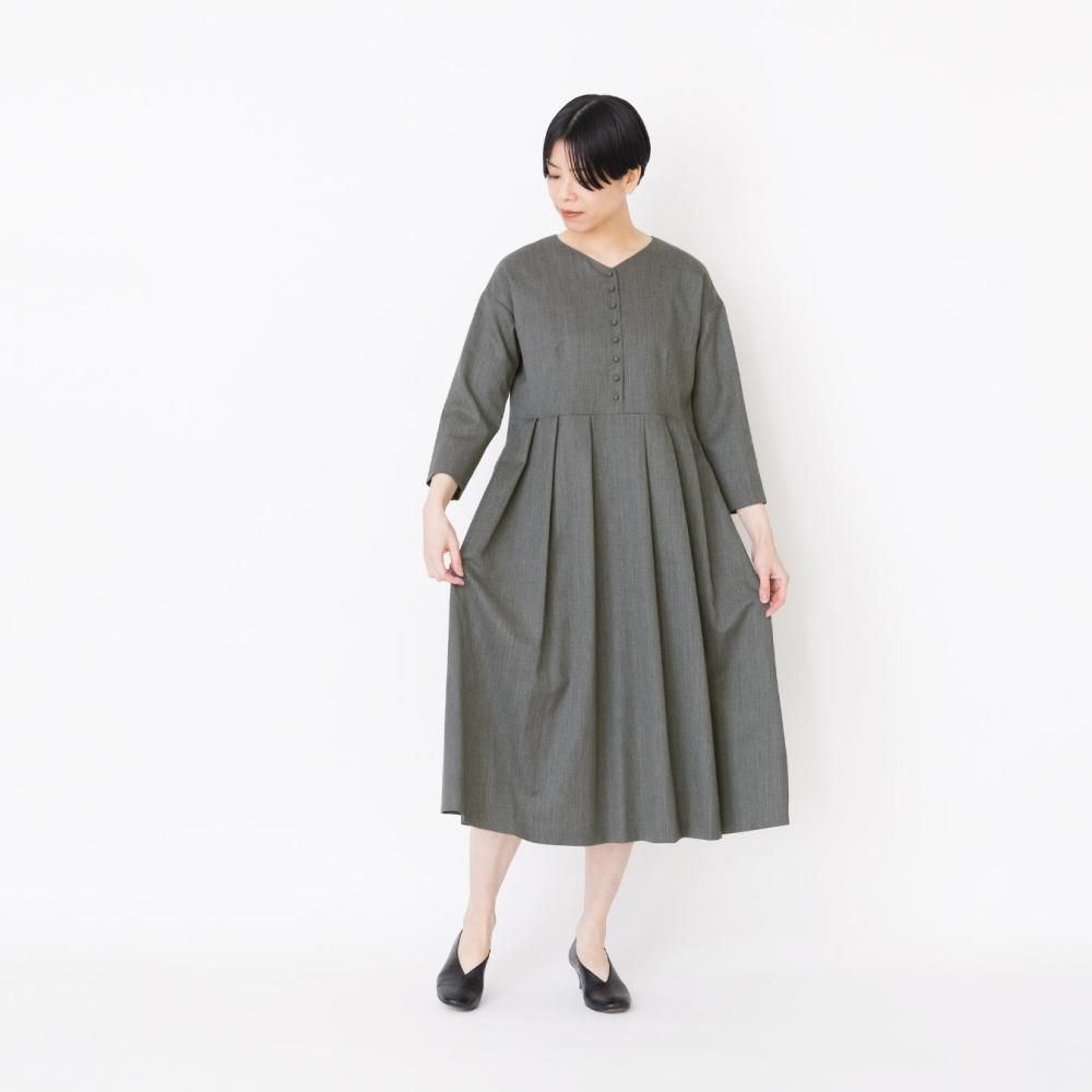 ギャバストレッチ Vネックワンピース - STAMPS ONLINE STORE