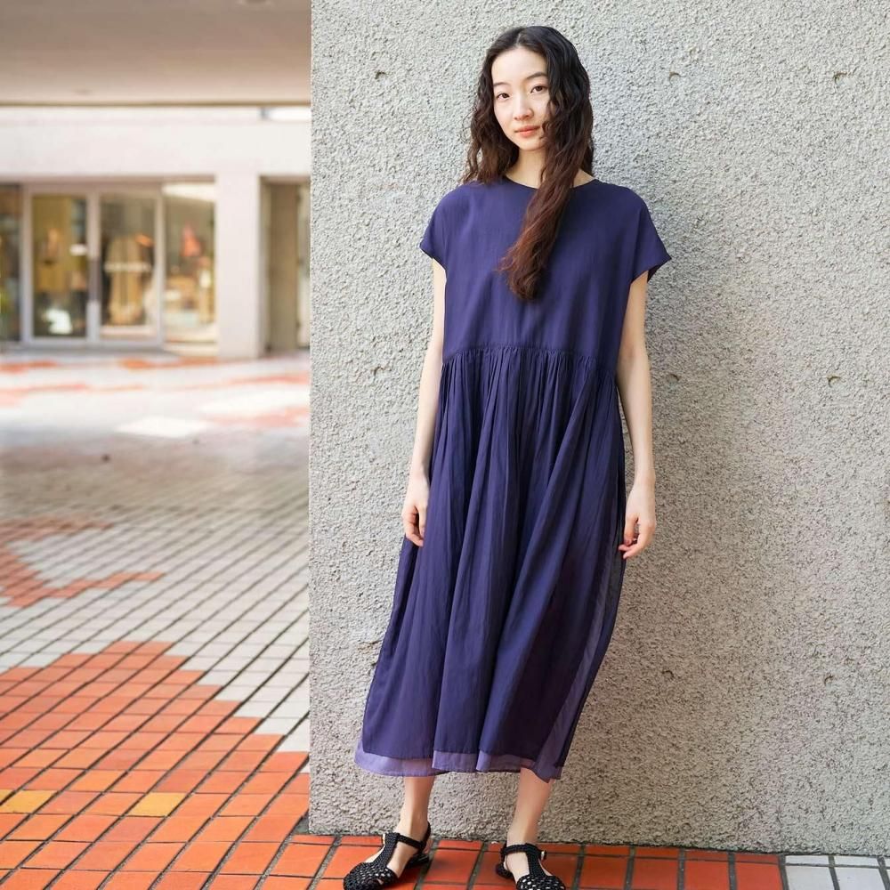 KHAITE プリーツ入り コットンポプリン ワンピース　ライトブルー KHAITE プリーツ入り コットンポプリン ワンピース ライトブルー