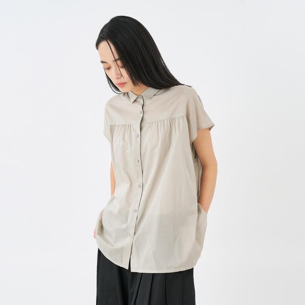 美品 スイス手刺繍の繊細なブラウス BB