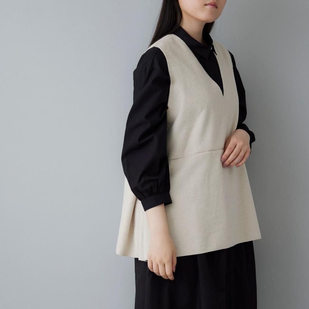 ブラック Vネック ベスト ブラック TRANS CONTINENTS BIZニット Vネックベスト ブラック/C