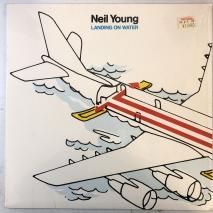 NEIL YOUNG ˡ롦 / LANDING ON WATER ǥ󥰡󡦥 / LP GHS 24109