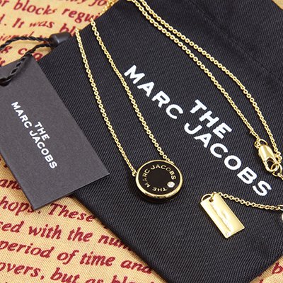 MARK JACOBS マークジェイコブス M0017166-001 ブラック×ブラック ゴールド色金具 ネックレス ペンダント 3段階調整可能 