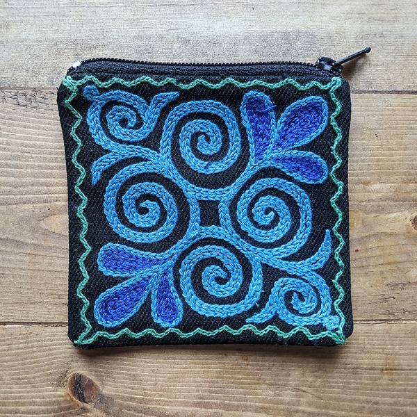 遊牧民の手仕事〜 カザフ刺繍のポーチ