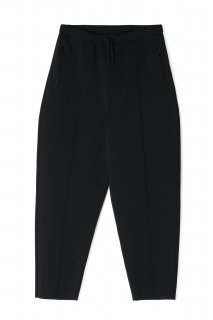 <img class='new_mark_img1' src='https://img.shop-pro.jp/img/new/icons1.gif' style='border:none;display:inline;margin:0px;padding:0px;width:auto;' />rito structure（22SS） KNITTED RECYCLED POLYESTER TROUSERS　BLACK　