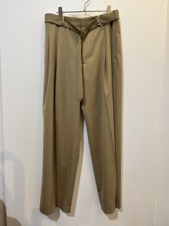 <img class='new_mark_img1' src='https://img.shop-pro.jp/img/new/icons20.gif' style='border:none;display:inline;margin:0px;padding:0px;width:auto;' />rito structure22AWWOOL PANTS WITH BELTCAMEL
