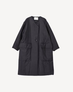 <img class='new_mark_img1' src='https://img.shop-pro.jp/img/new/icons20.gif' style='border:none;display:inline;margin:0px;padding:0px;width:auto;' />rito structure（22AW） PADDED LONG COAT　BLACK　