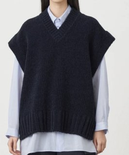 <img class='new_mark_img1' src='https://img.shop-pro.jp/img/new/icons1.gif' style='border:none;display:inline;margin:0px;padding:0px;width:auto;' />ATON（23AW）V-NECK VEST　NAVY　
　