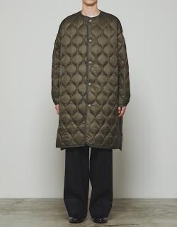 <img class='new_mark_img1' src='https://img.shop-pro.jp/img/new/icons20.gif' style='border:none;display:inline;margin:0px;padding:0px;width:auto;' />THE RERACS   QUILTING LONG COAT (KHAKI)