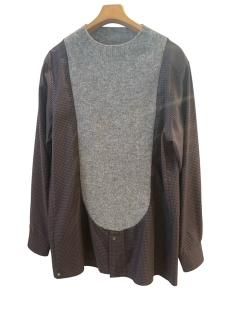 <img class='new_mark_img1' src='https://img.shop-pro.jp/img/new/icons14.gif' style='border:none;display:inline;margin:0px;padding:0px;width:auto;' />BLESS(25AW)FRONTINSERTPULLOVER HAR / C UNIQUE・BROWN