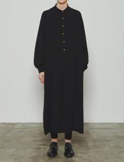 <img class='new_mark_img1' src='https://img.shop-pro.jp/img/new/icons14.gif' style='border:none;display:inline;margin:0px;padding:0px;width:auto;' />THE RERACS(25FW)RERACS FRONT TUCK POLO DRESS(BLACK)