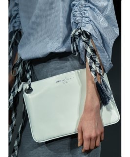 <img class='new_mark_img1' src='https://img.shop-pro.jp/img/new/icons41.gif' style='border:none;display:inline;margin:0px;padding:0px;width:auto;' />POUCH BAG