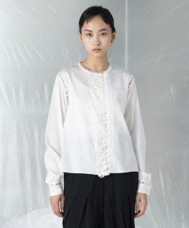 <img class='new_mark_img1' src='https://img.shop-pro.jp/img/new/icons61.gif' style='border:none;display:inline;margin:0px;padding:0px;width:auto;' />LACE BLOUSE / レースブラウス