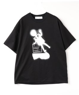 DOLL GRAFFITI T-SHIRT / ɡ եƥ T