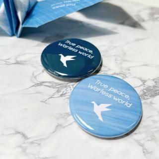 <img class='new_mark_img1' src='https://img.shop-pro.jp/img/new/icons13.gif' style='border:none;display:inline;margin:0px;padding:0px;width:auto;' />Peace Bird Badge / ԡ С ѥå  Sky BlueNavy  2ĥå