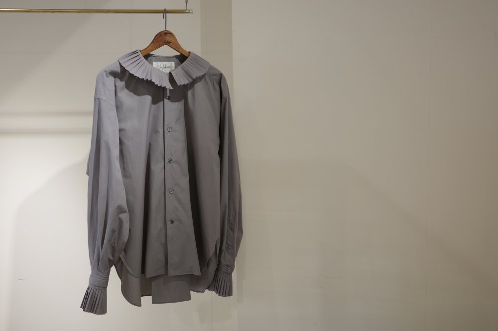 JUN MIKAMI　/ pleats collar shirt　gray