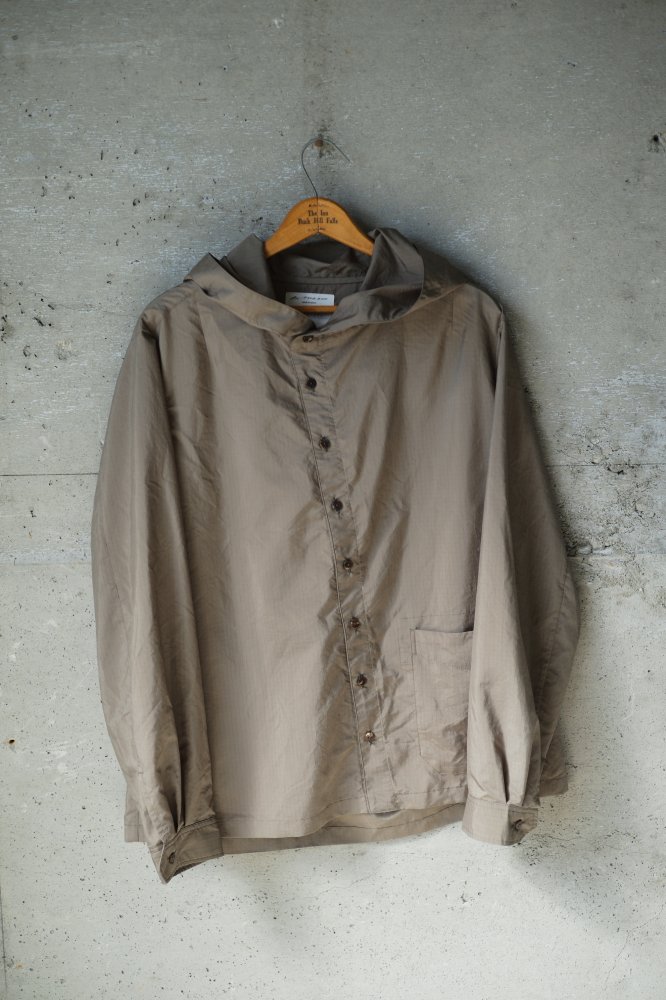 BLACKBIRD hooded slant shirt