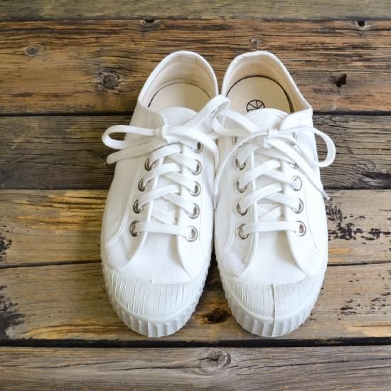 真っ白なキャンバス　White canvas oca-low-off-white-canvas-