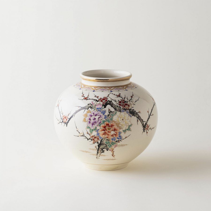 白薩摩中丸花瓶(梅牡丹)