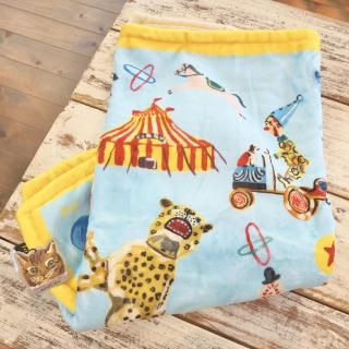<img class='new_mark_img1' src='https://img.shop-pro.jp/img/new/icons1.gif' style='border:none;display:inline;margin:0px;padding:0px;width:auto;' />ブランケット circus light blue ナタリーレテ