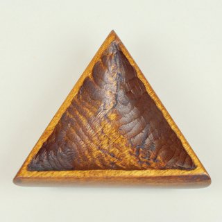 #4 手彫り三角小皿