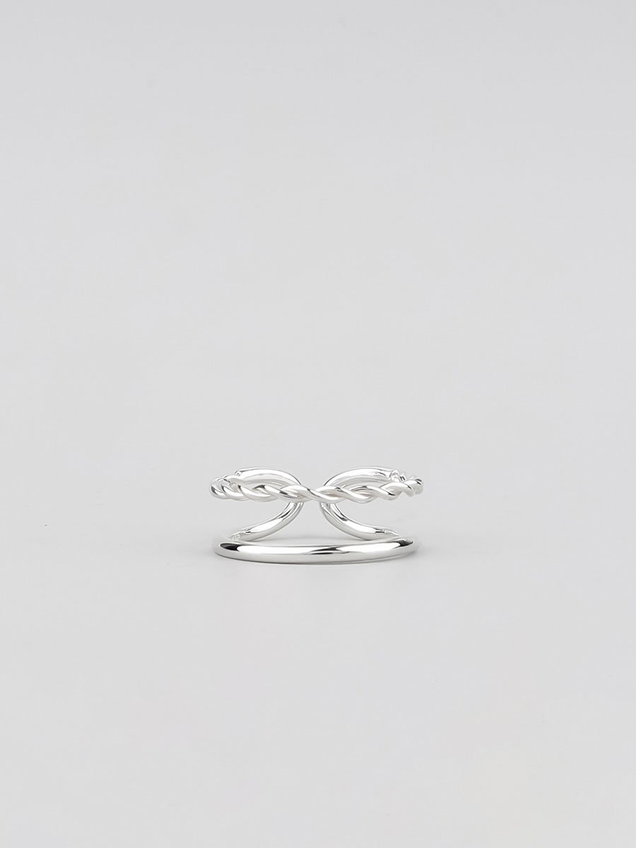 UNKNOWN. U079 “ PLY ” RING / SILVER